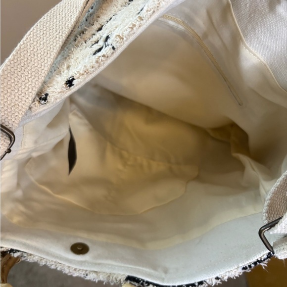 Beachy Cream and Black Geometric Terry Wooden Handle Boho Bag - Picture 3 of 7